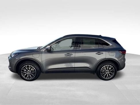 New 2026 Ford Escape SE w/ Class II Trailer Tow Package image 8