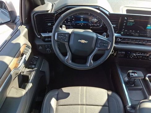 Used 2024 Chevrolet Silverado 1500 High Country w/ High Country Premium Package AWD/4WD image 11