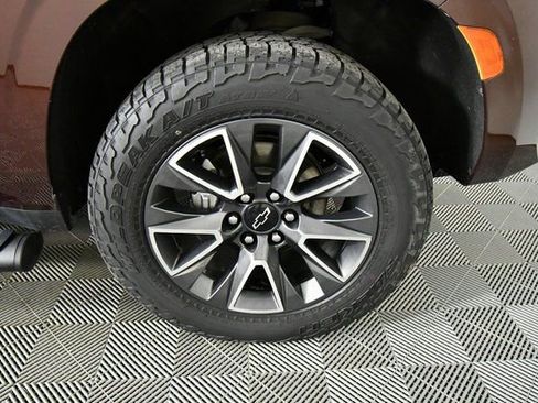 Used 2022 Chevrolet Suburban Z71 w/ Z71 Off-Road Package image 17