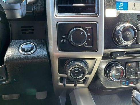 Used 2018 Ford F150 Lariat image 37