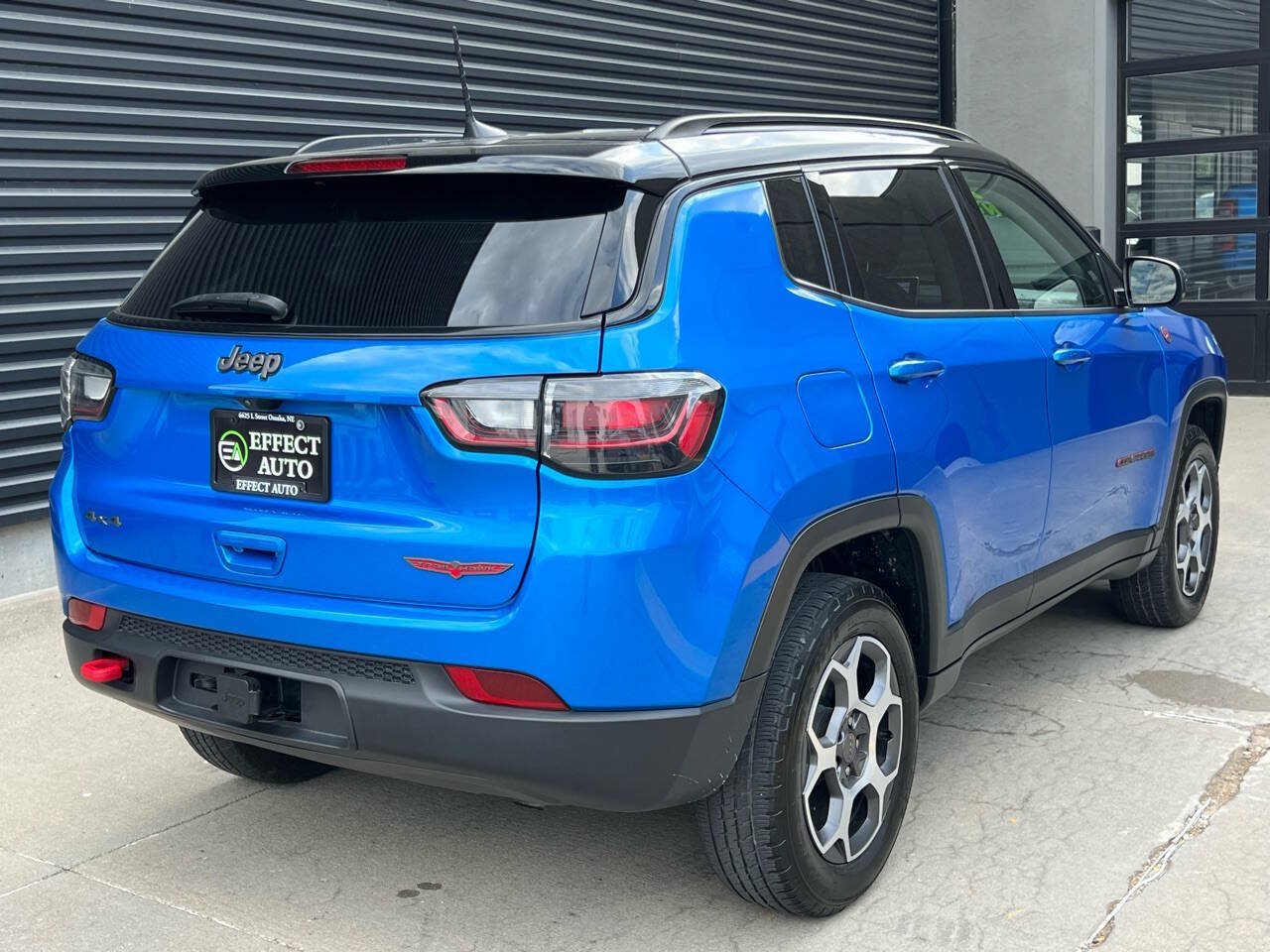 Used 2022 Jeep Compass Trailhawk w/ Trailhawk Elite Group AWD/4WD image 11