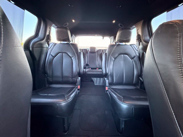 Used 2025 Chrysler Pacifica Select FWD image 17
