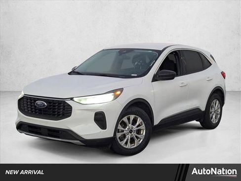 Used 2023 Ford Escape Active image 1