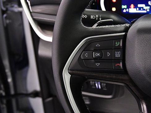 Used 2023 Jeep Grand Cherokee 4WD 4xe w/ Luxury Tech Group II image 18