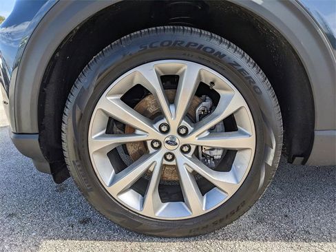 Certified 2023 Ford Explorer Platinum w/ Technology Package image 10