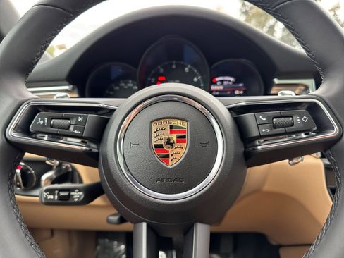 Certified 2025 Porsche Macan image 27