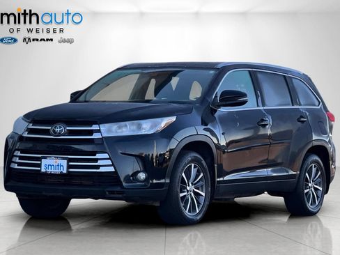 Used 2019 Toyota Highlander XLE AWD/4WD image 9