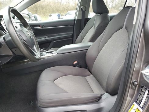 Used 2021 Toyota Camry LE image 26