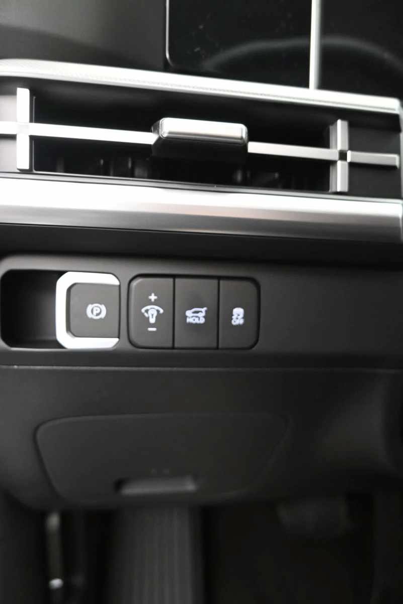 New 2027 Hyundai Santa Fe SE FWD image 25