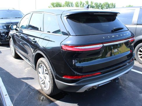 Used 2025 Lincoln Corsair AWD w/ Towing Package image 7