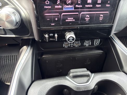 Used 2025 RAM 1500 Laramie AWD/4WD image 20