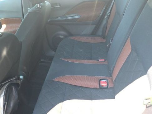 Used 2019 Nissan Kicks SR FWD image 31