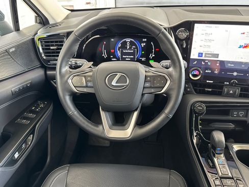 Used 2024 Lexus NX 350h AWD w/ Vision Package image 18