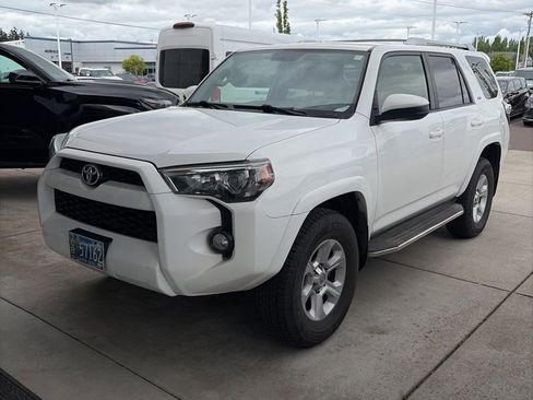 Certified 2018 Toyota 4Runner SR5 AWD/4WD image 1