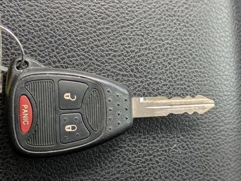 Used 2018 Jeep Wrangler Unlimited Sahara w/ Connectivity Group AWD/4WD image 25