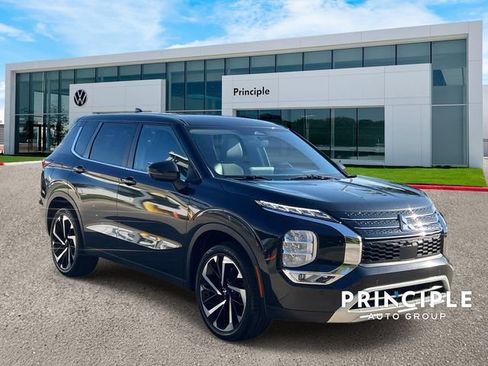 Used 2024 Mitsubishi Outlander SE FWD image 3