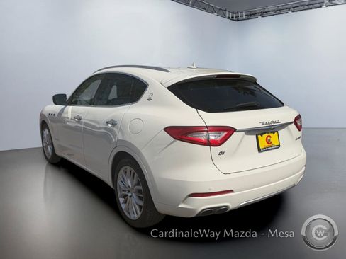 Used 2019 Maserati Levante GranLusso AWD/4WD image 7