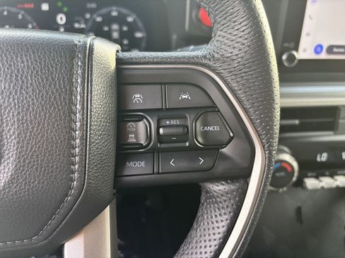 Used 2025 Toyota Tacoma TRD Off-Road image 24