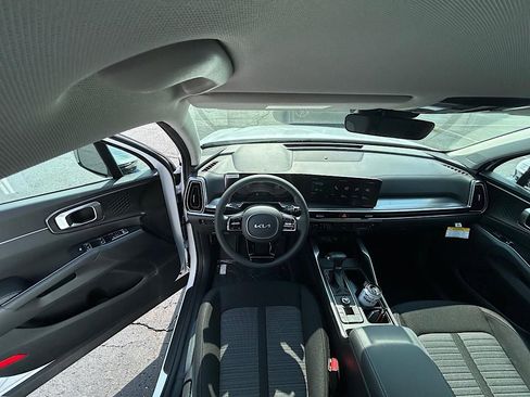 New 2025 Kia Sorento LX image 25