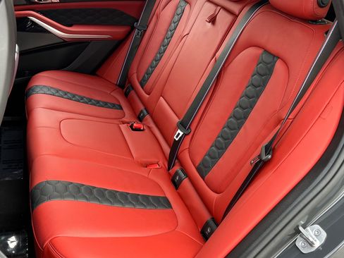 Used 2025 BMW X5 M Competition w/ Luggage Compartment Package image 20