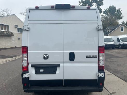 Used 2024 RAM ProMaster 2500 w/ Convenience Group image 7