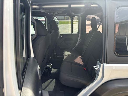 Used 2023 Jeep Wrangler Unlimited Sport AWD/4WD image 10