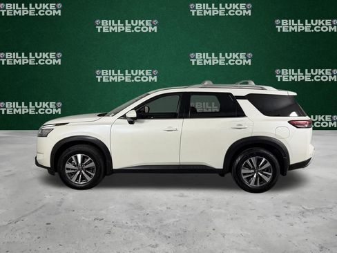 Used 2023 Nissan Pathfinder SL w/ Black Appearance Package FWD image 10