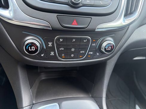 Used 2019 Chevrolet Equinox LT FWD image 21