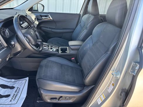 Used 2024 Mitsubishi Outlander SE Black Edition AWD/4WD image 8