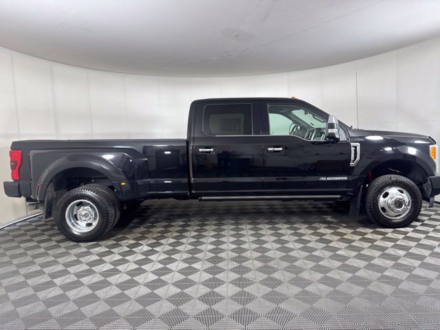 Used 2017 Ford F350 Platinum w/ Platinum Ultimate Package AWD/4WD image 2