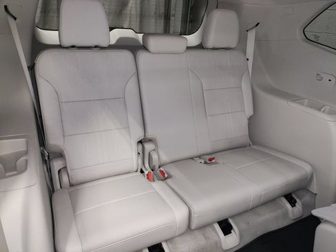New 2026 Buick Enclave Avenir w/ Super Cruise Package AWD/4WD image 13