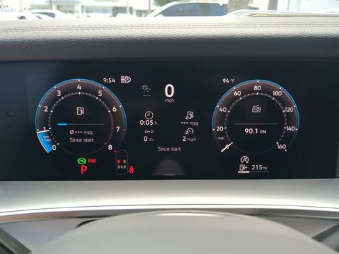 New 2026 Volkswagen Tiguan SE FWD image 32