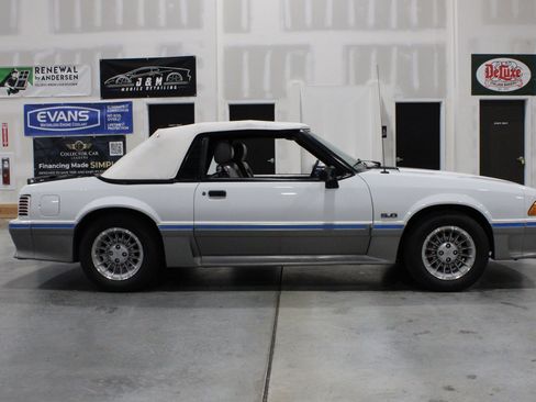 Used 1988 Ford Mustang GT RWD image 25
