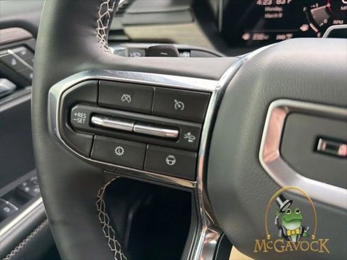 Used 2025 GMC Acadia Denali w/ Super Cruise Package image 17