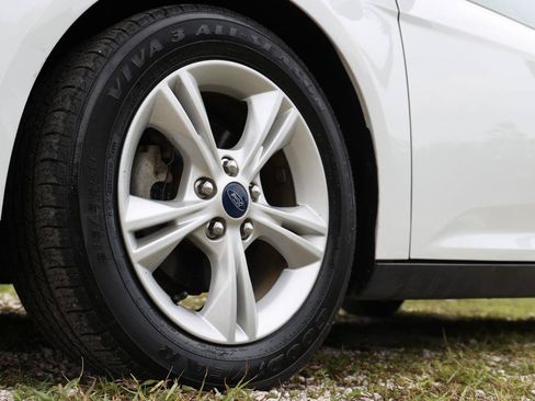 Used 2014 Ford Focus SE FWD image 29