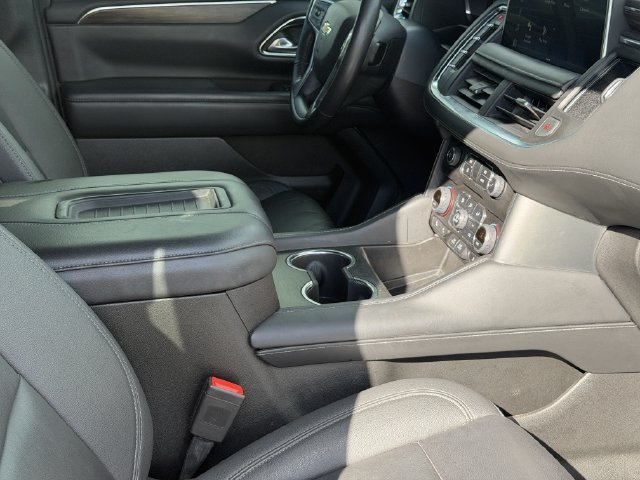 Used 2022 Chevrolet Tahoe LT w/ Luxury Package AWD/4WD image 17