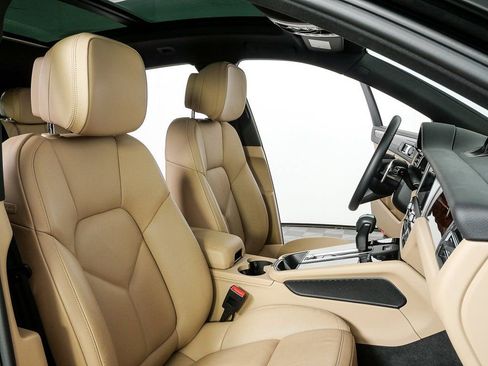 Certified 2023 Porsche Macan Turbo image 23