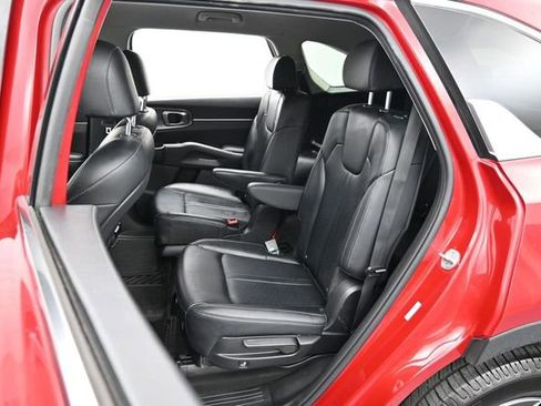 Used 2021 Kia Sorento S FWD image 25