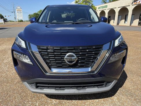 Used 2021 Nissan Rogue SV FWD image 2