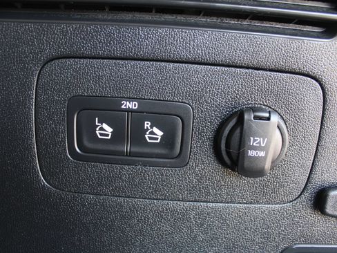 Certified 2023 Kia Sorento LX FWD image 11