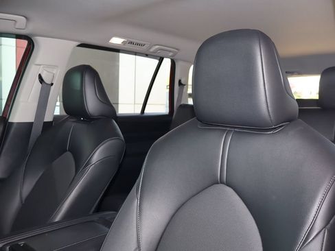 Used 2025 Toyota Grand Highlander AWD Hybrid image 16