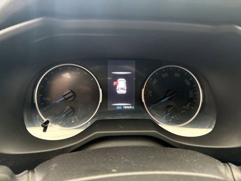 Used 2021 Toyota RAV4 XLE w/ Convenience Package AWD/4WD image 9
