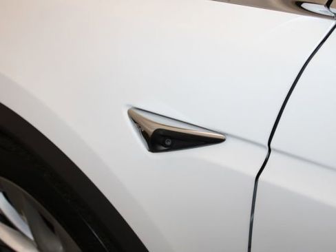 Used 2018 Tesla Model X 75D image 31