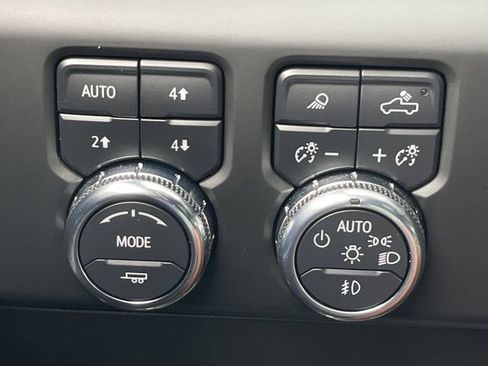 Used 2023 GMC Sierra 1500 AT4 w/ AT4 Premium Package AWD/4WD image 23