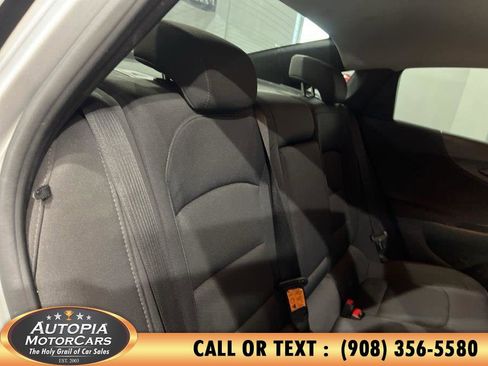 Used 2017 Chevrolet Malibu LT image 12