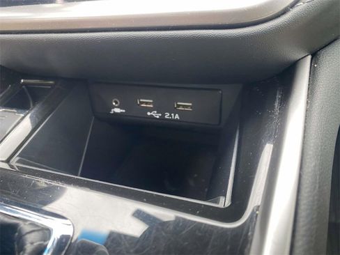 Used 2020 Subaru Outback Premium image 26