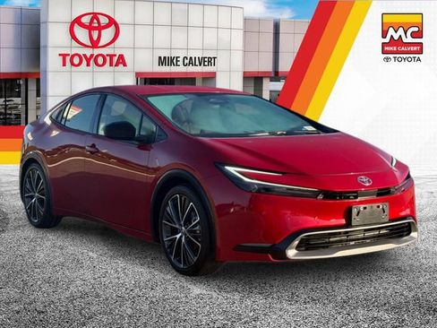Used 2025 Toyota Prius XLE FWD image 7
