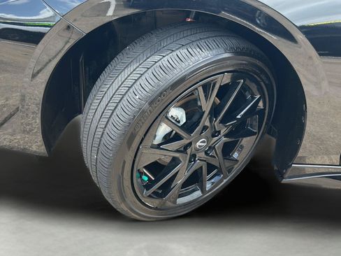 Used 2025 Nissan Sentra SR w/ Midnight Edition FWD image 28