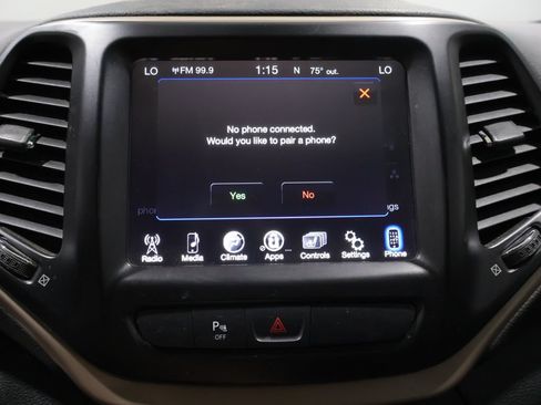 Used 2018 Jeep Cherokee Limited w/ High Altitude Package AWD/4WD image 36