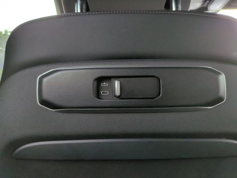 Certified 2024 BMW X7 xDrive40i image 34